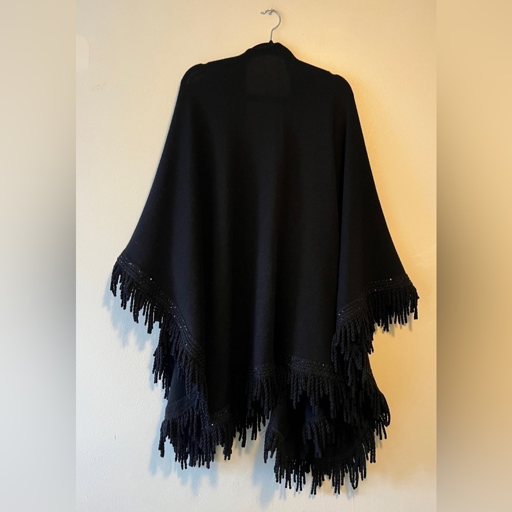Vintage Made In Italy Mernio Wool Black Fringe Poncho Boho minimalist One Size - Picture 4 of 9